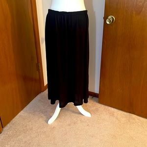 Knit Stitches Women’s Black Elastic Waistband MIDI Skirt.
